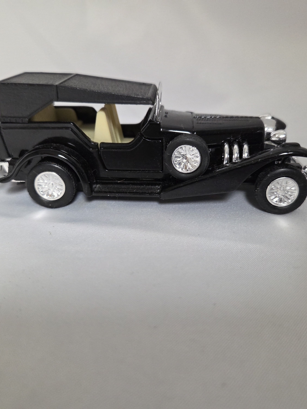 Roadster‎ Convertible SS4711 Black Die Cast Hard Top Car Friction Drive